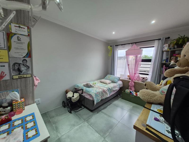 5 Bedroom Property for Sale in Die Bult Western Cape